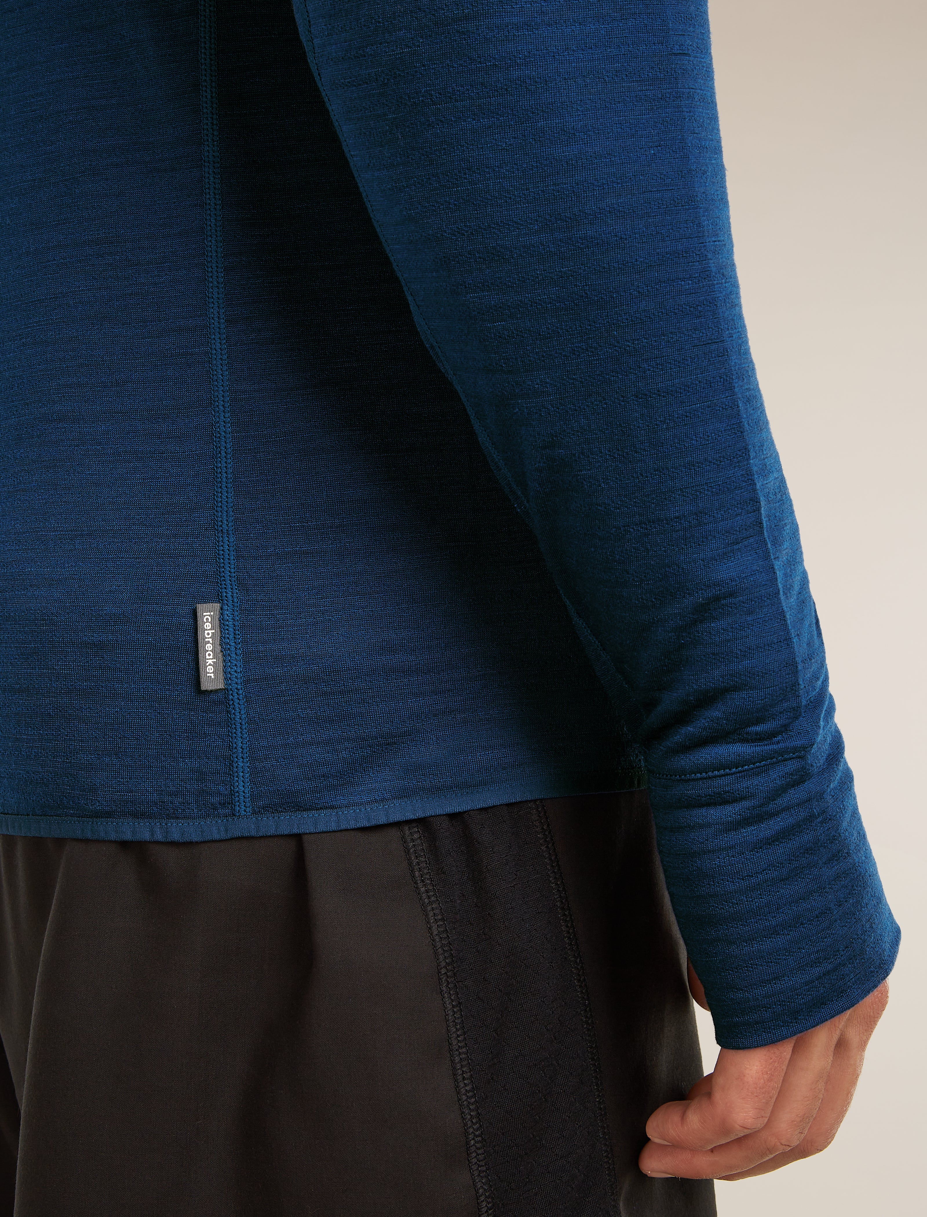 200 Descender Half Zip - Image 9