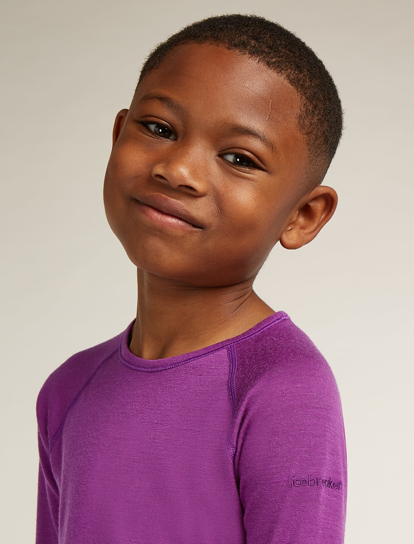 Kids’ Merino 200 Oasis Long Sleeve Crew Thermal Top - Image 6