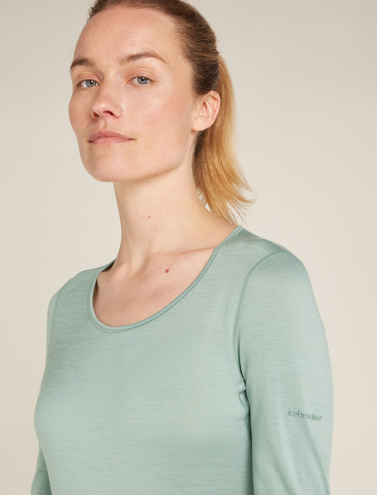Women's Merino 200 Oasis Long Sleeve Scoop Thermal Top - Image 6