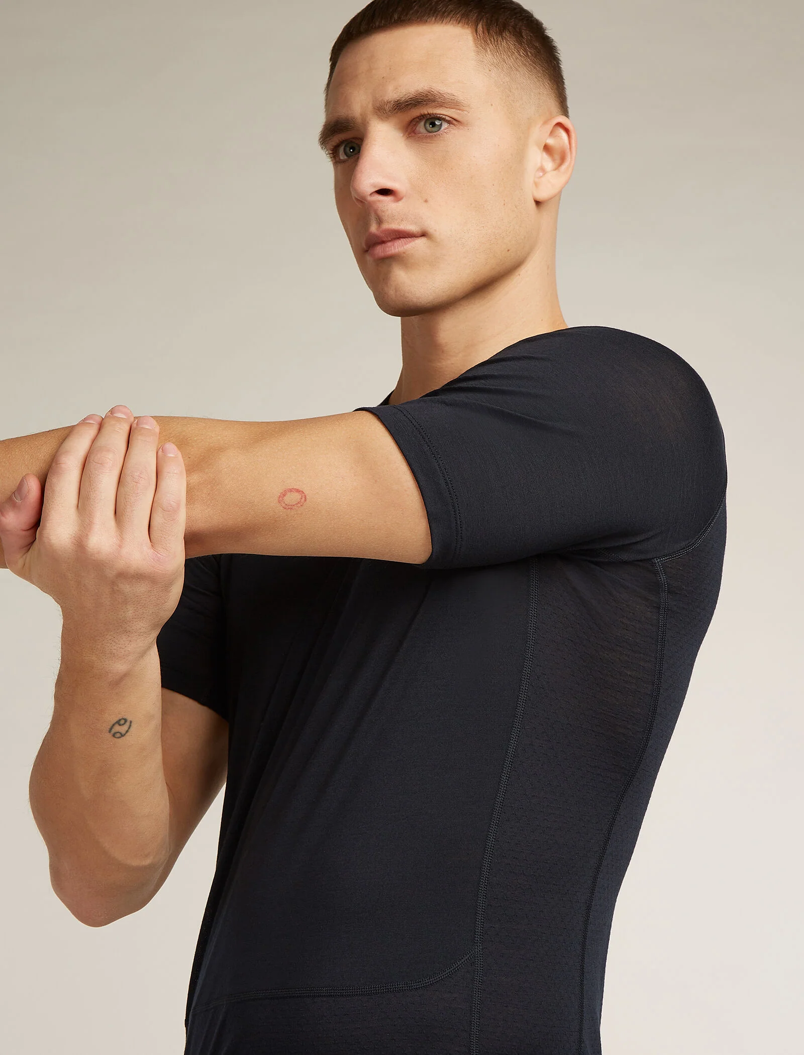 Men's Merino Blend 125 ZoneKnit™ Short Sleeve Crew Thermal Top - Image 6