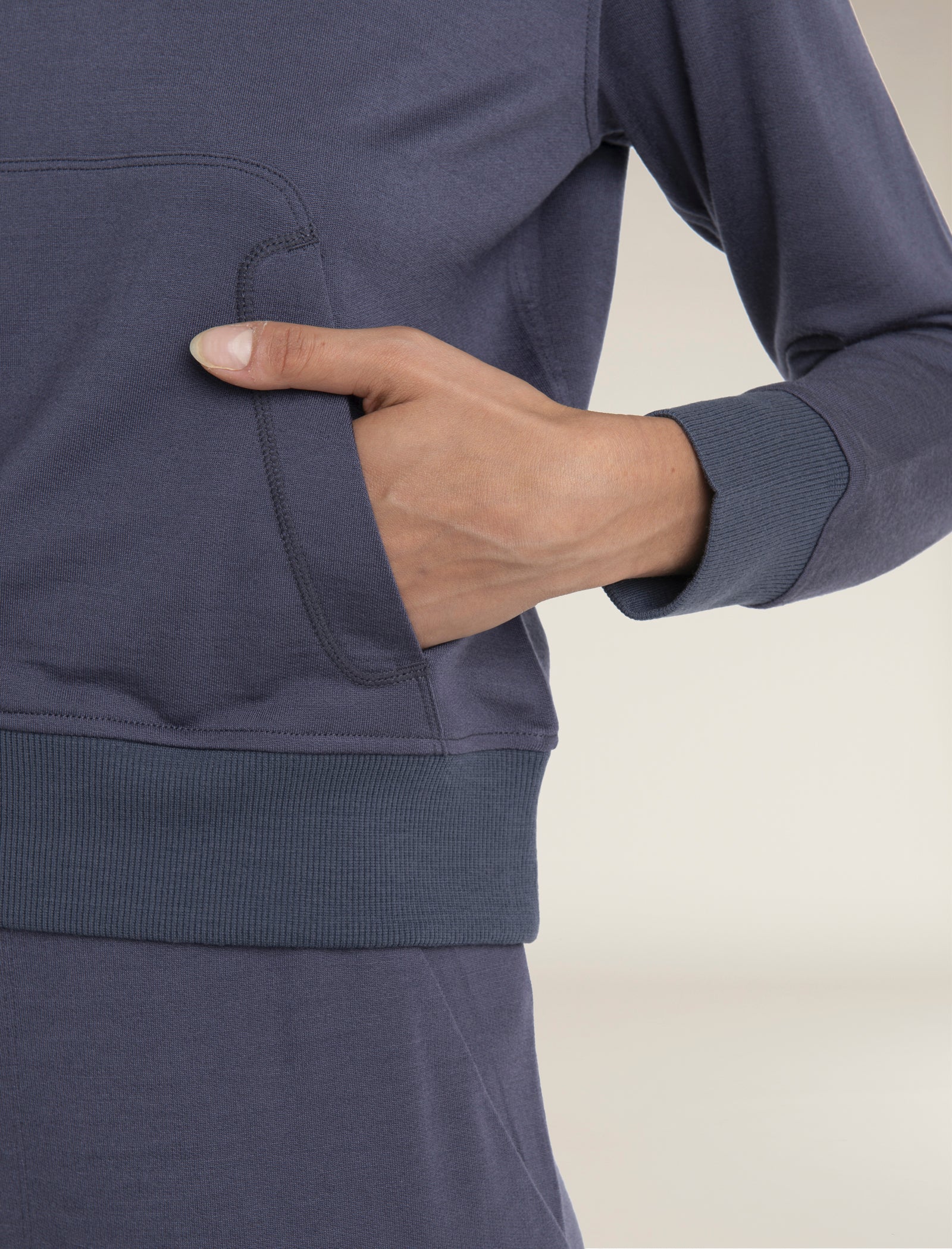 Women's Merino Blend 200 Crush Long Sleeve Hoodie - Image 4