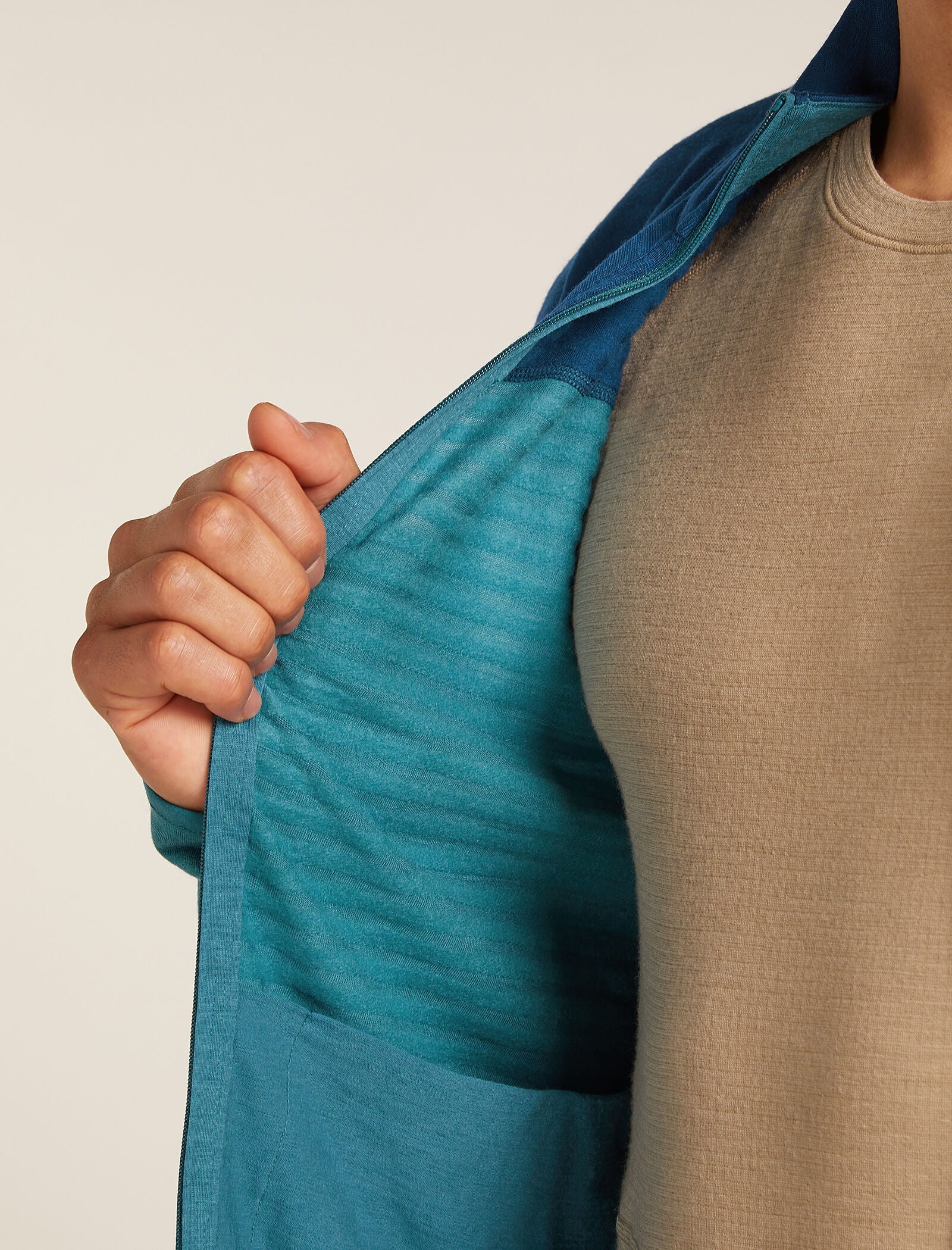 300 Descender Zip Jacket - Image 10