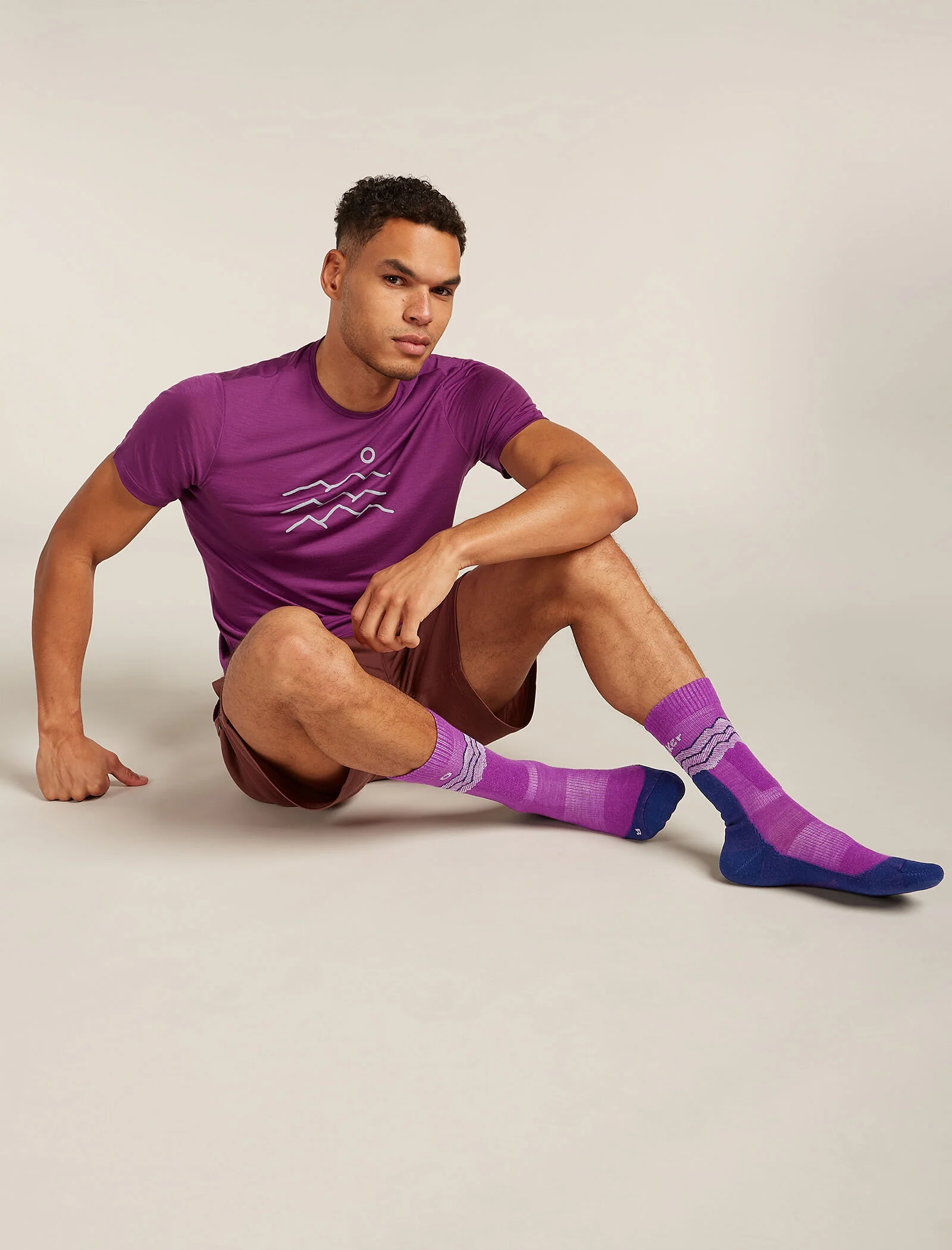 Men's Merino Hike+ Medium Crew Socks Across the Peaks - Image 2