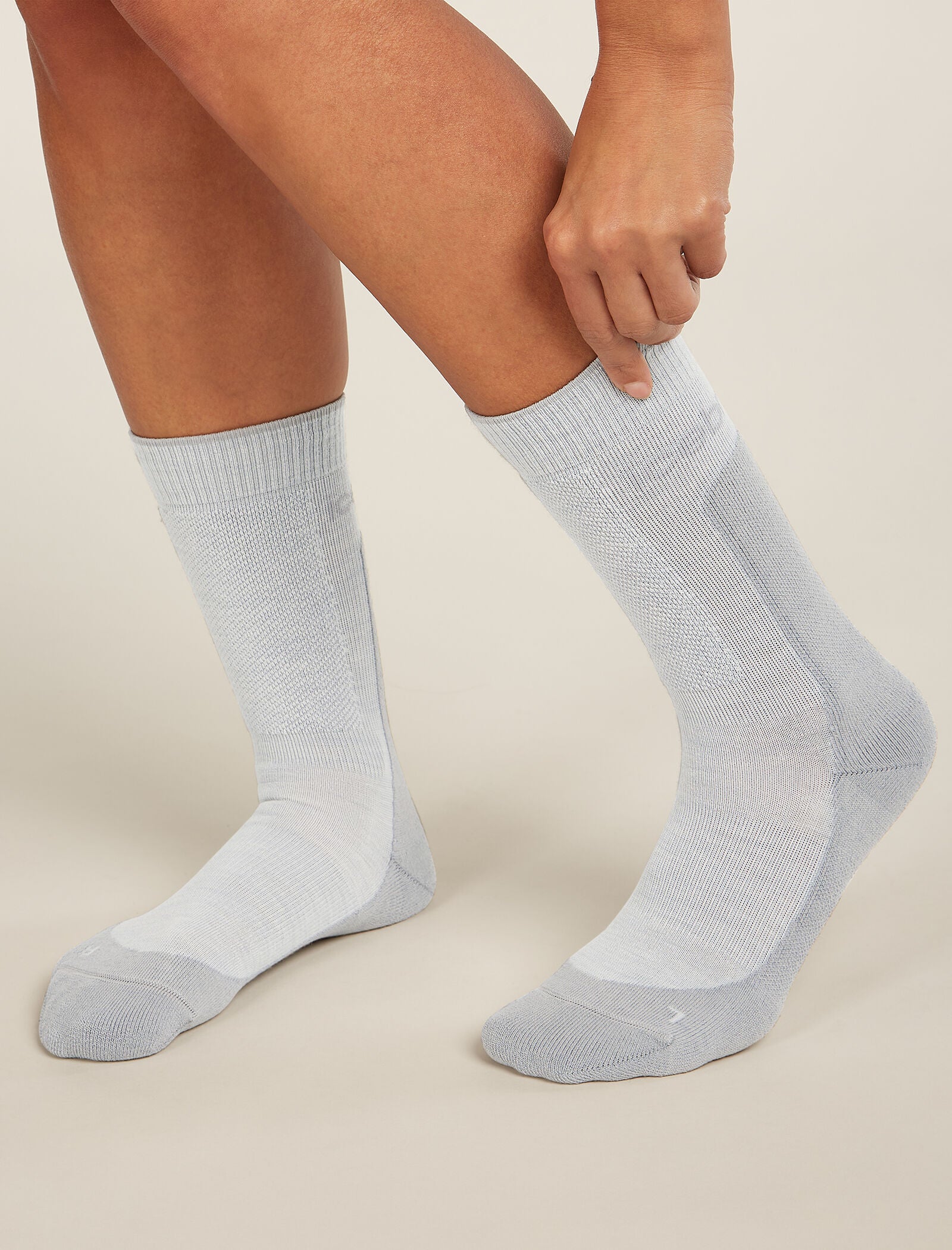 Women's Merino Hike+ Medium Crew Socks - Image 2