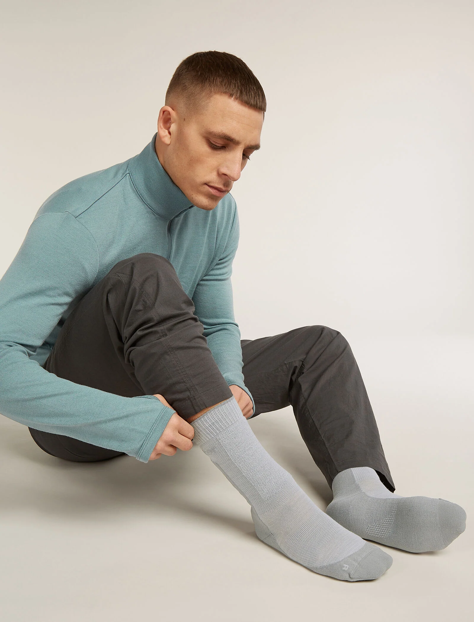Men's Merino Hike+ Medium Crew Socks - Image 2