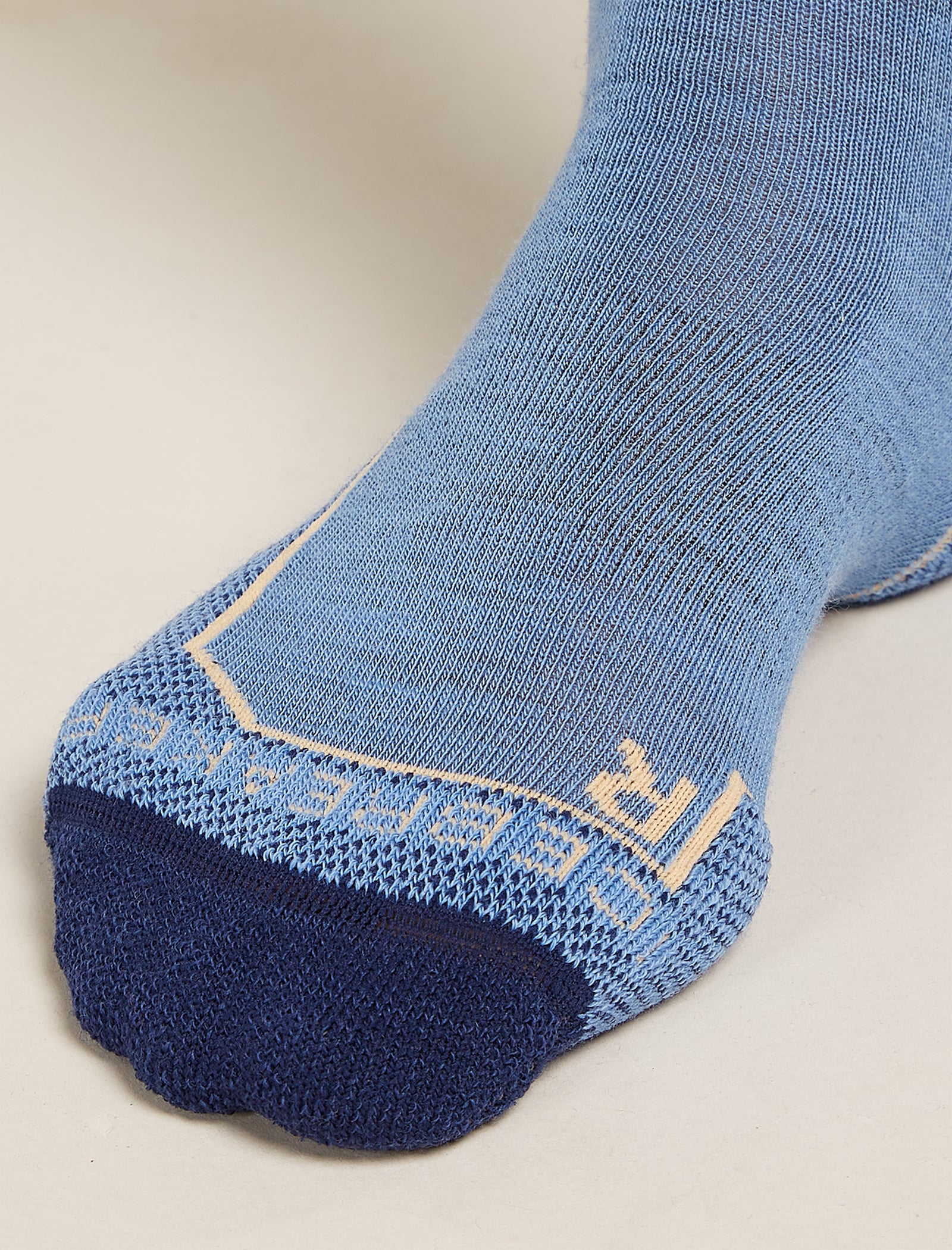 Women's Merino Hike+ Medium Crew Socks - Image 3