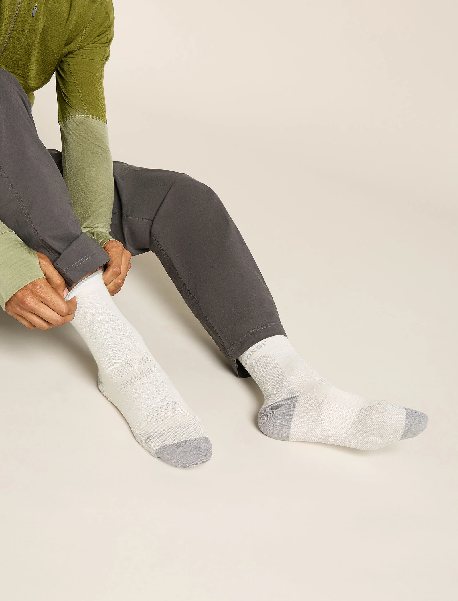 Men's Merino Hike+ Ultralight Socks Quarter - Image 2