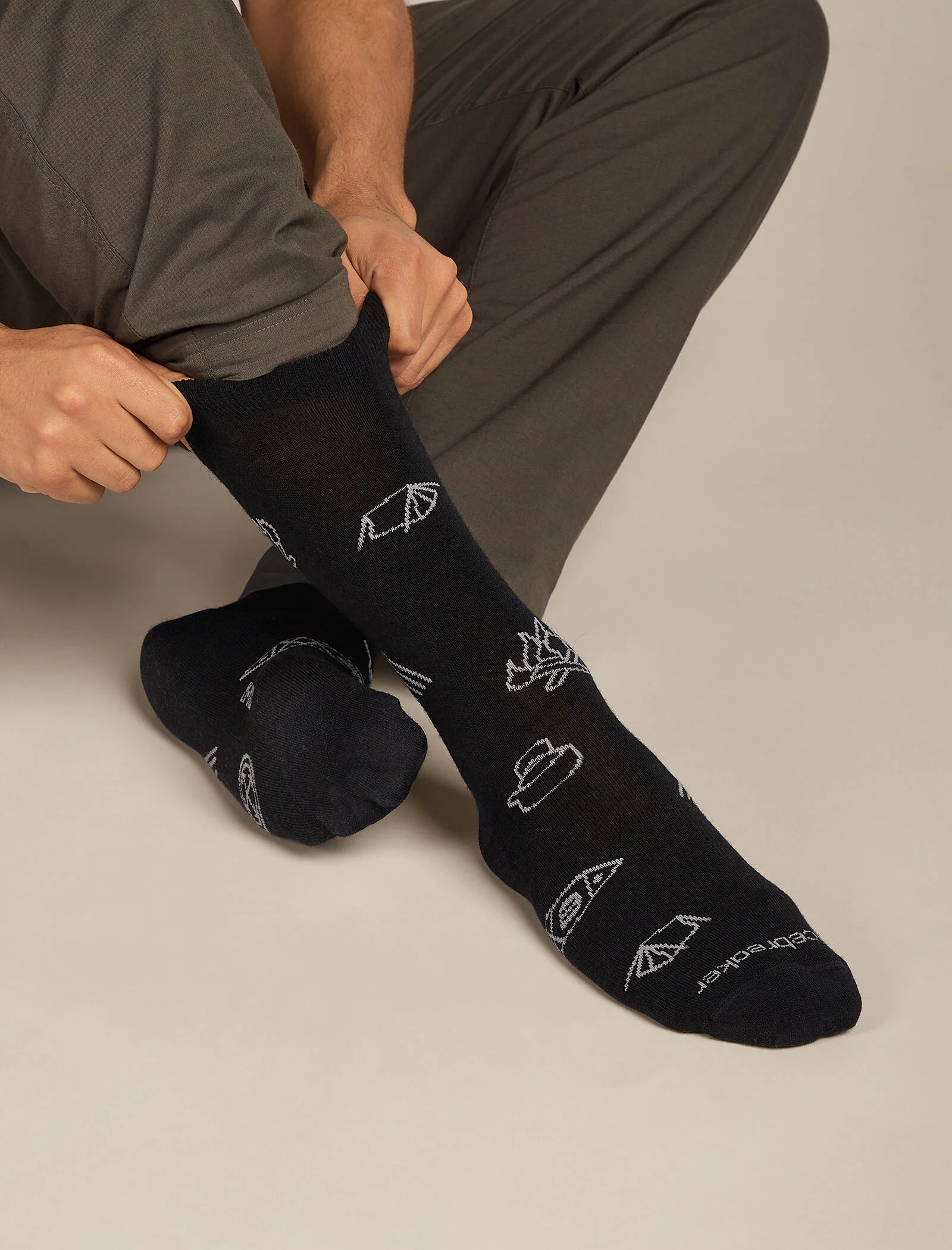 Men Lifestyle Crew Socks Camp Essentials - Image 2